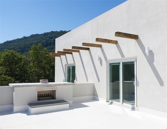 Photo - 966 Wauka Ridge Rd