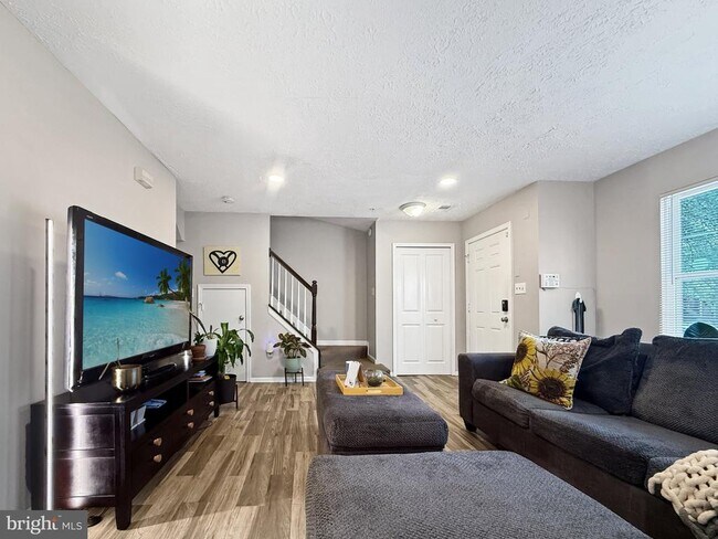 Photo - 7246 Mahogany Dr