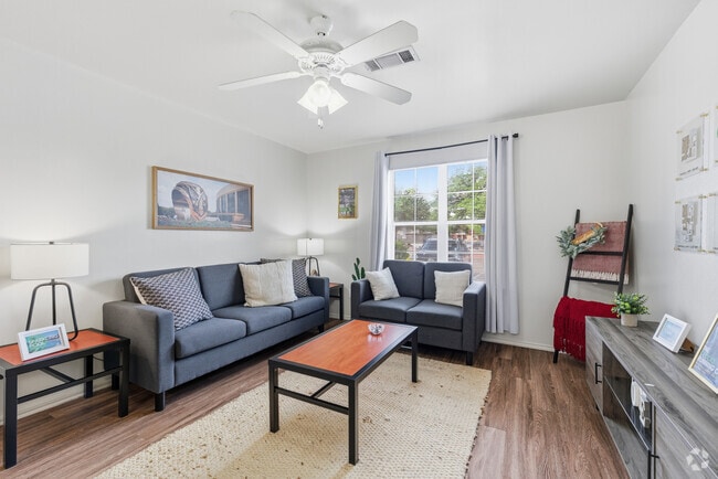 1x1 1BR, 1BA -565SF - Living Room - The Zone