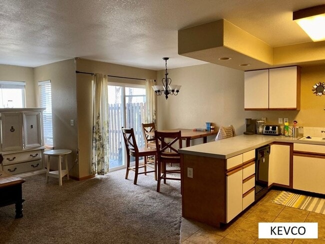 Photo - Perfect Townhouse for Roommates!