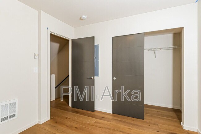 Photo - 5962 36th Ave S