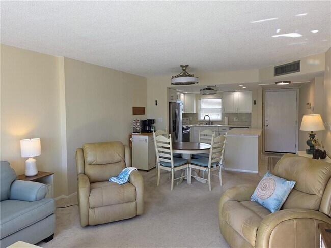 Photo - 4650 Cove Cir Unit 409
