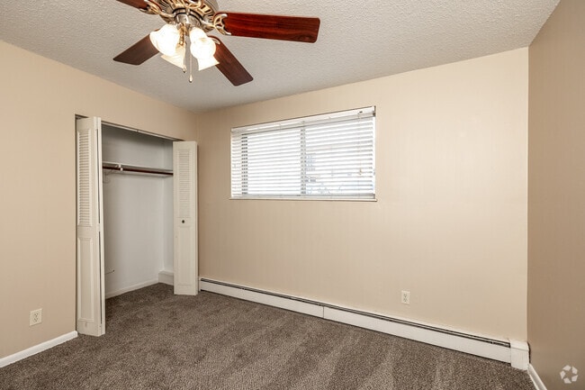 2BR, 1BA - 900 SF - Second Bedroom
