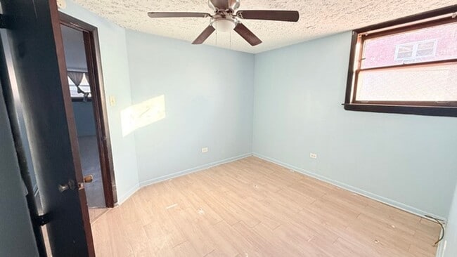 Photo - 15020 Woodlawn Ave Unit 1