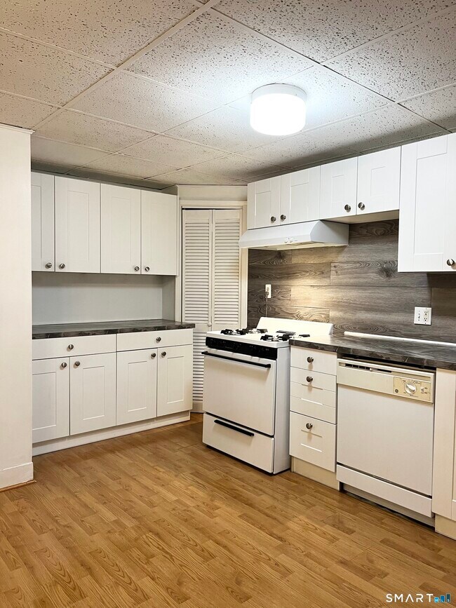 Building Photo - 143 William St Unit A