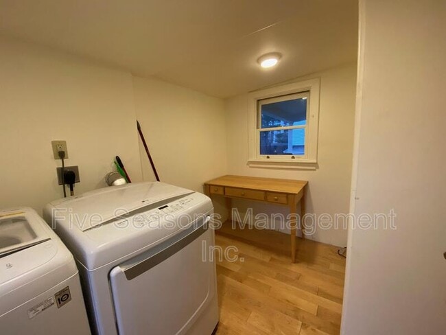Photo - 119 N Winooski Ave