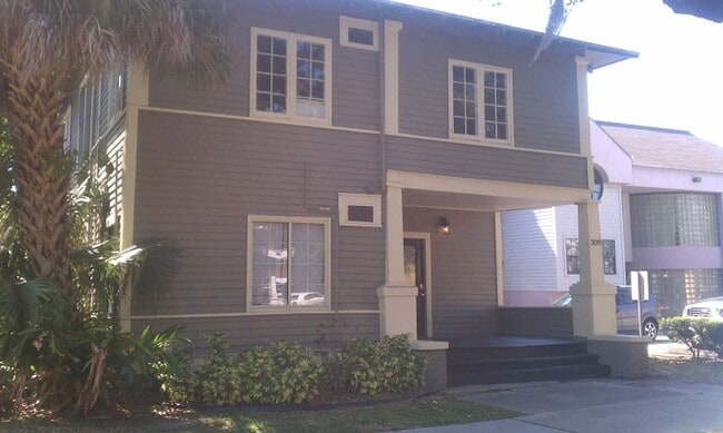 Building Photo - 309 S Brevard Ave Unit 3