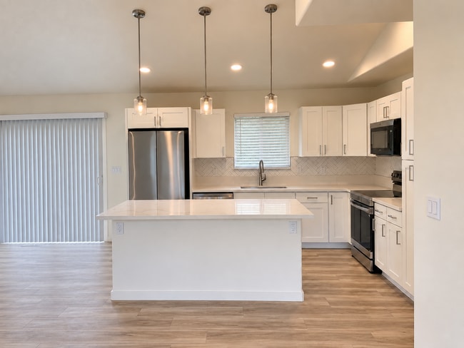 15-1638 A 24th Ave.
