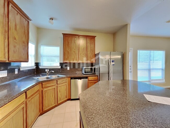 Photo - 1101 Shadow Glenn Dr