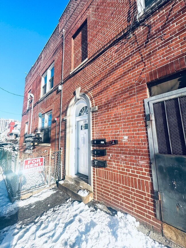 Photo - 113 Mallory Ave Unidad B