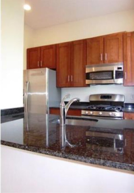 Building Photo - 59 Fort Ave Unit 1 Rental