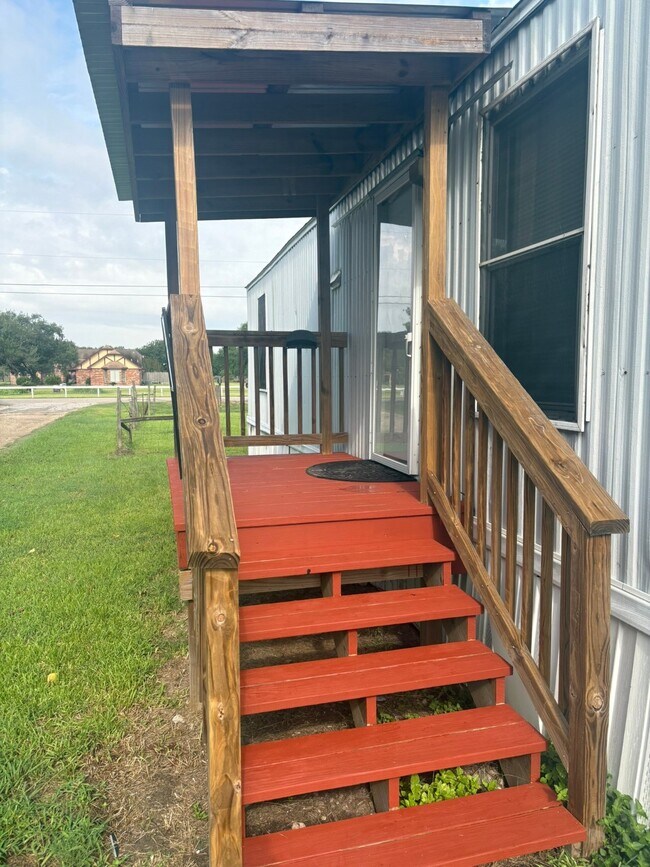 Photo - 17025 Wellborn Rd House
