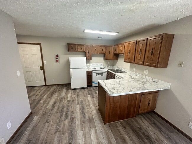 Building Photo - 5840 S 52nd St Rental