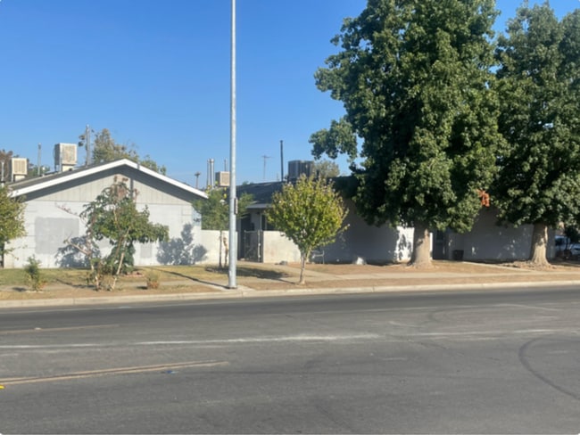 Building Photo - 3 E San Joaquin St