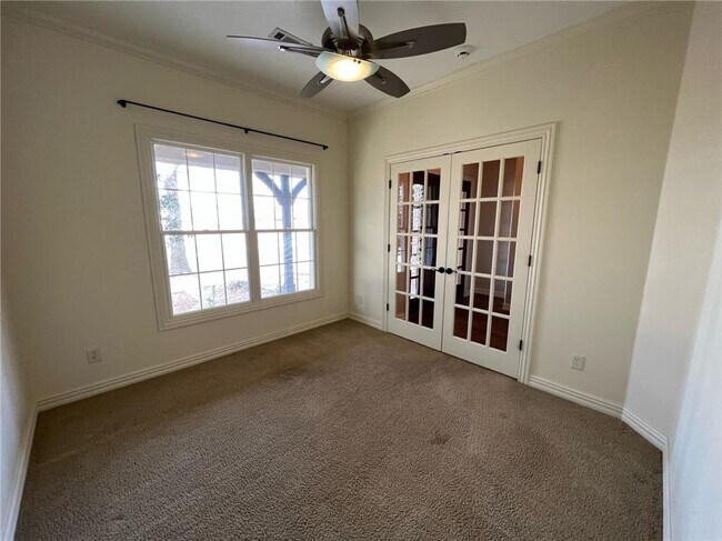 Photo - 1004 NE Carnahan Ct