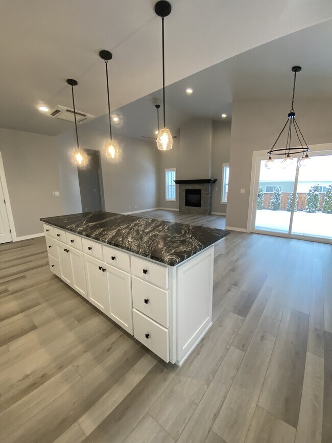 Photo - 3769 Durst St