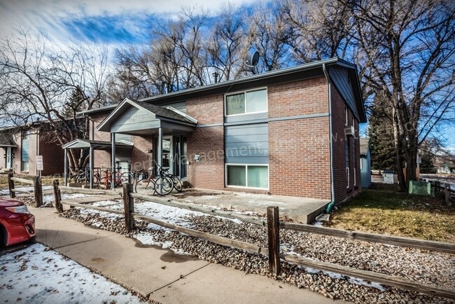 Building Photo - 1301 Burton Ct Unit 4