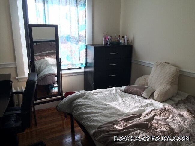 Photo - 504 Beacon St Unidad 51
