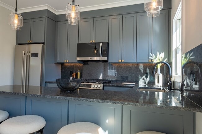 Photo - 93 Grove St Unit 1R