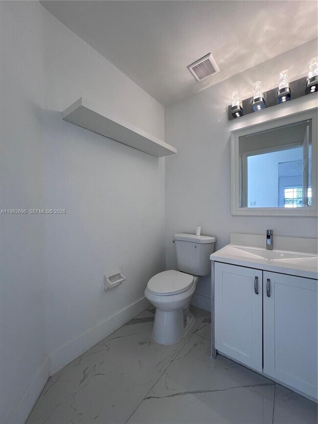 Photo - 109 Gables Blvd