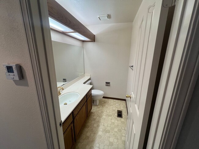 Photo - Spacious 3 bed 2.5 bath home in Mountain View. Must see!