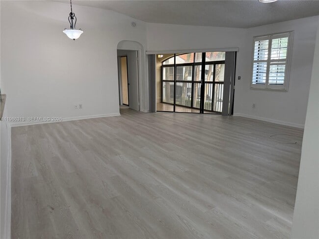 Photo - 502 SW 158th Terrace Unidad 201
