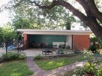 Cabana - Royal Oaks Apartments