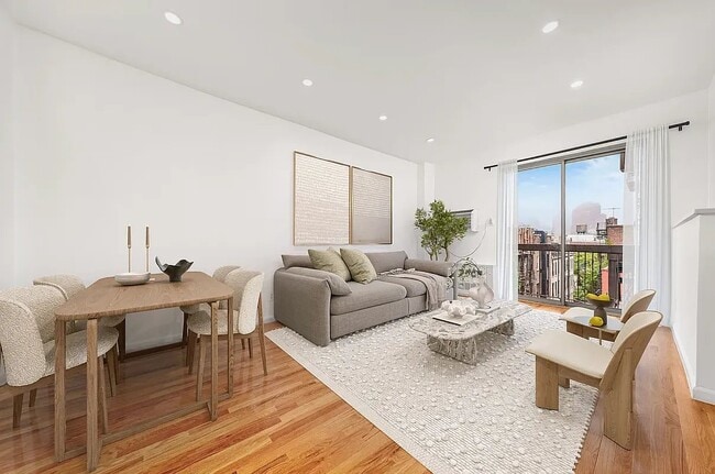 Building Photo - 184 Thompson St Rental