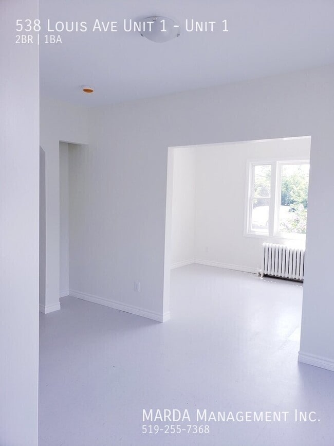 Photo - CHARMING 2 BED/1 BATH NEAR DOWNTOWN + HYDRO & GAS! Unit 1