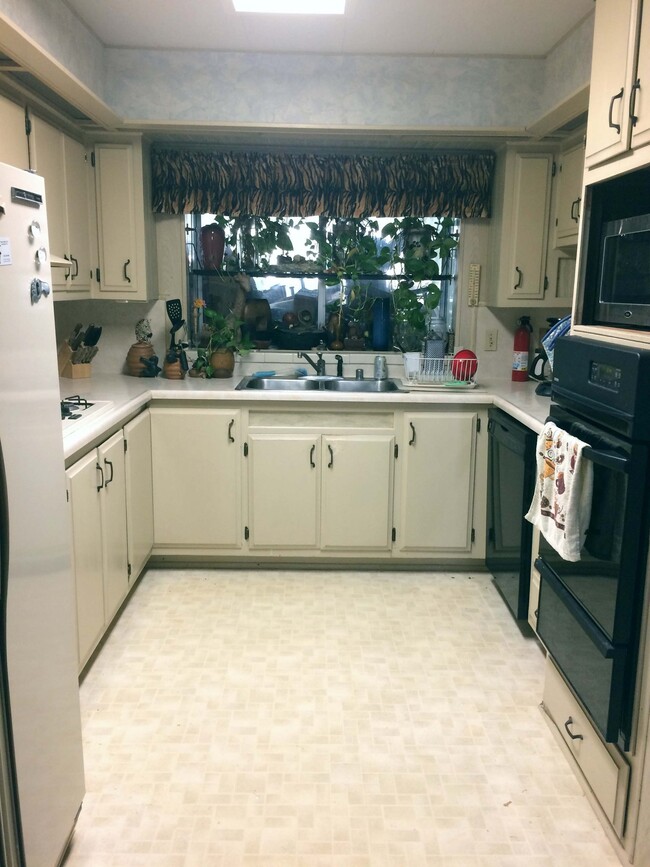 Photo - 444 Whispering Pines Dr