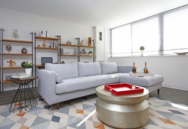 Photo - 951 S Ashland Ave Condo Unit 01-1205