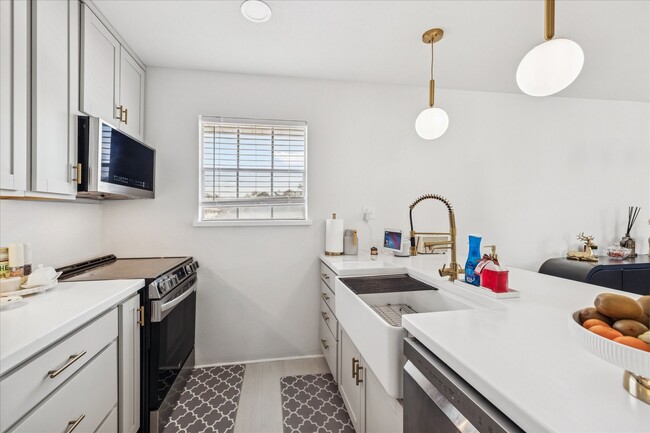 Photo - 18109 Heritage Ln Unit 8109