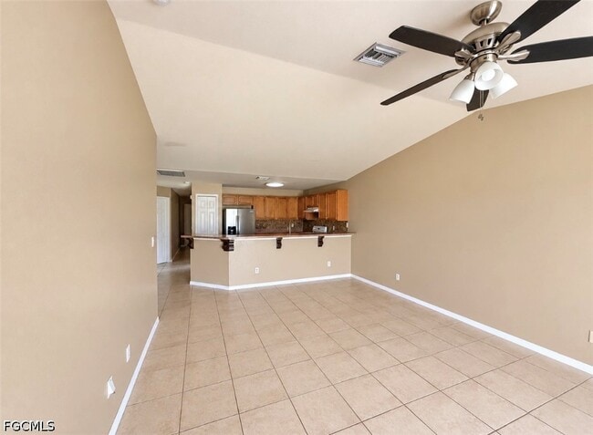 822 Diplomat Pkwy E