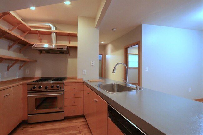 Photo - 132 Columbia St Unit 1