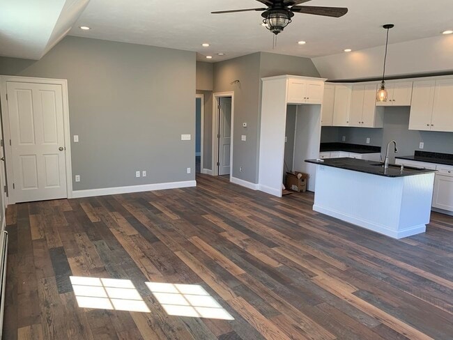 Photo - 469 Old Coldbrook Rd