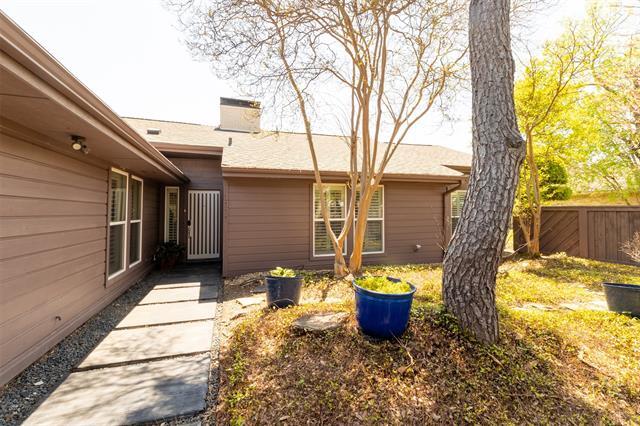 Photo - 3000 Townbluff Dr