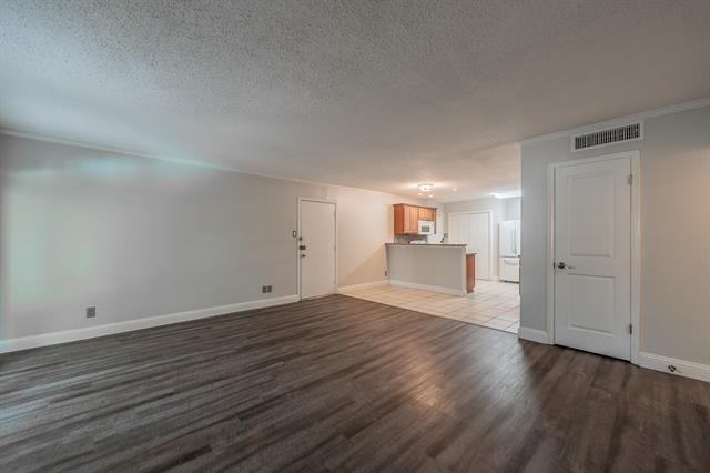 7706 Meadow Rd Unit 225