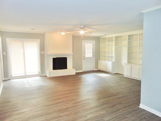Photo - 5958 Lake Trace Cir