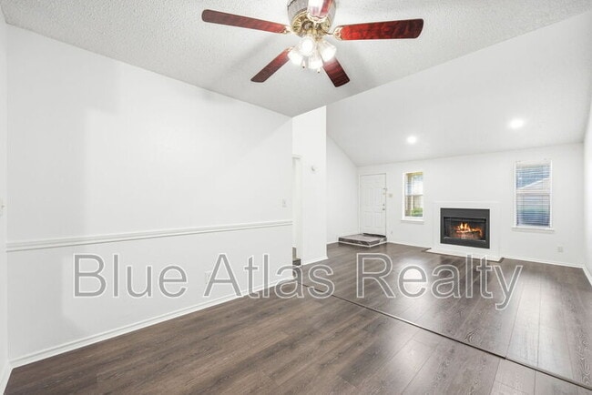 Photo - 916 Hilltop Dr