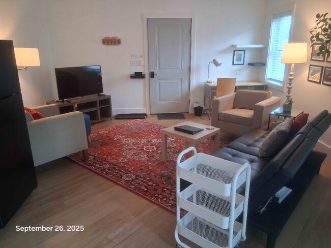 517 18th St Unit 102
