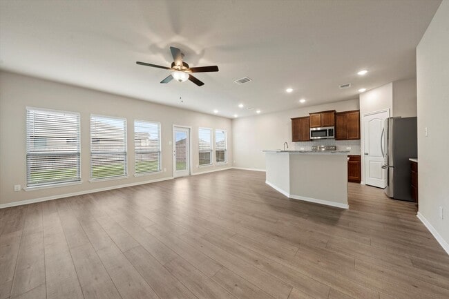 Photo - 7445 Gdn Gln Dr