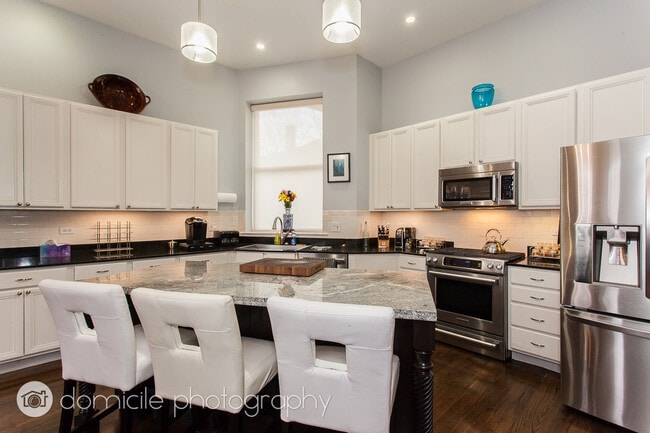 Building Photo - 2113 W Washington Blvd Unit 1