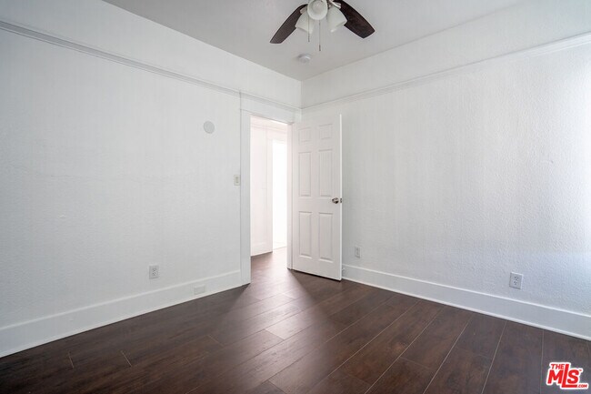 Photo - 2324 W Washington Blvd