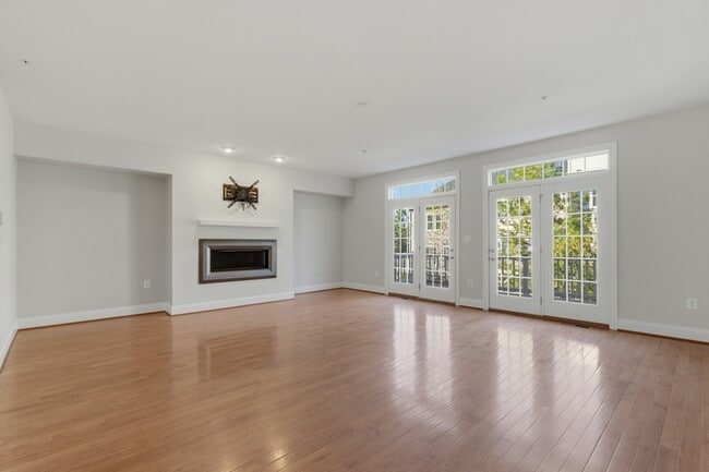 Photo - 15816 Swanscombe Lp