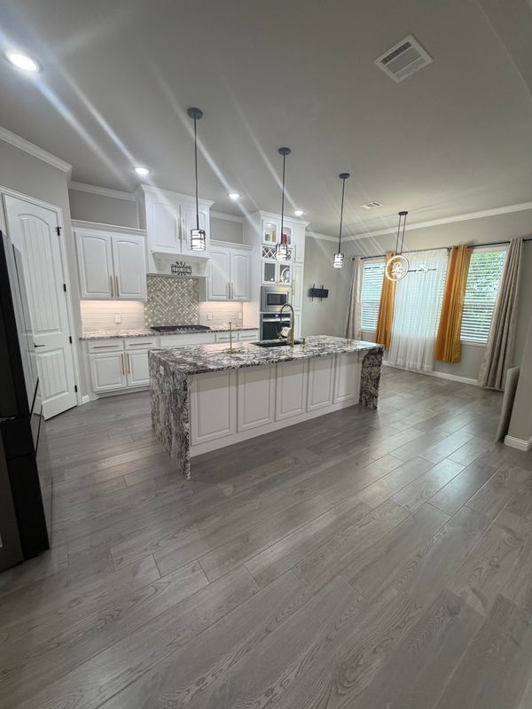 4005 Gallivant Dr