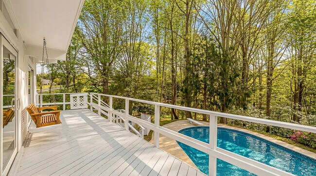 Photo - 10903 Beach Mill Rd