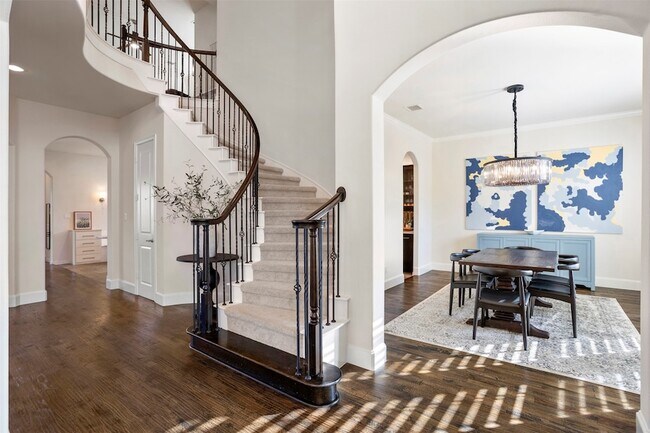 Photo - 1302 Featherwood Dr