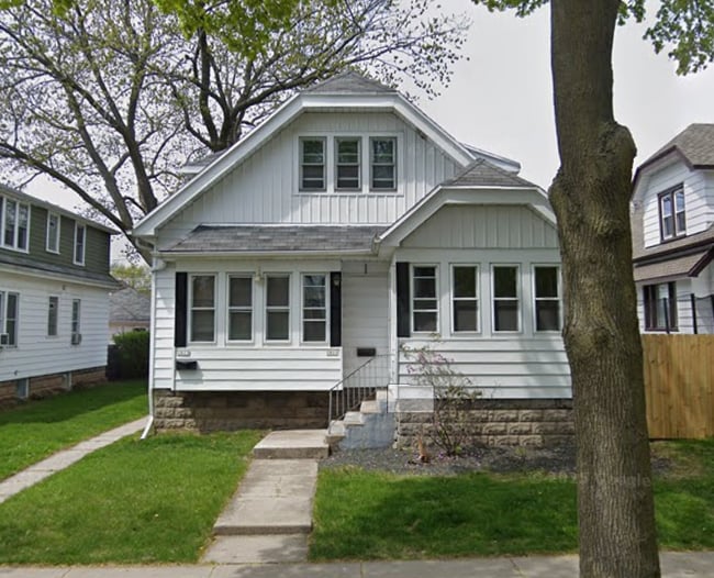 Building Photo - 1611 S 56th St Rental