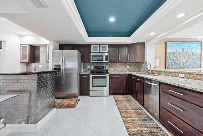 Photo - 2200 NE 36th St