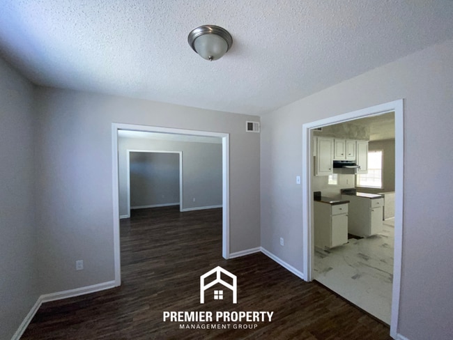 Photo - 3999 Hanna Dr